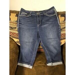 Cato Premium Women's Blue Denim Capris‎ Size 12 Embellished Pockets